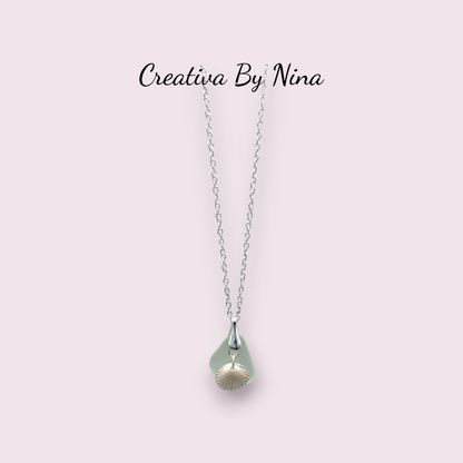 Sea glass and fine silver cockle necklace(sea foam)