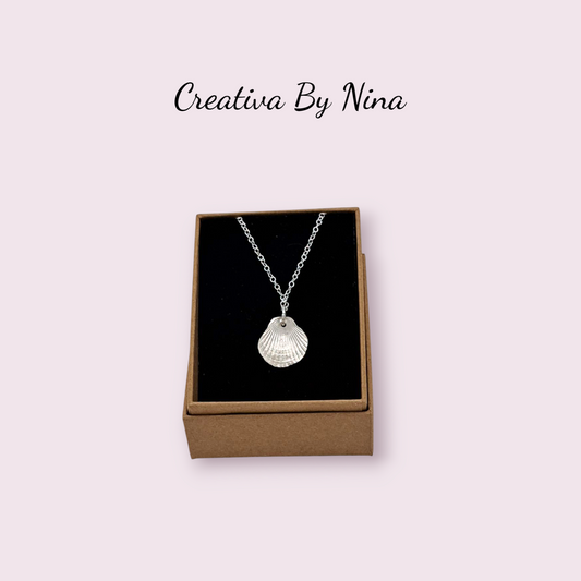 Small scallop shell necklace